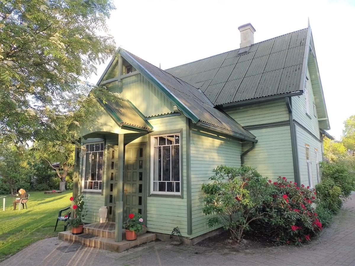 House, Garden & Sauna. Free Parking. Train Stop-200 M. Sea-1 Km. Jurmala Exterior photo