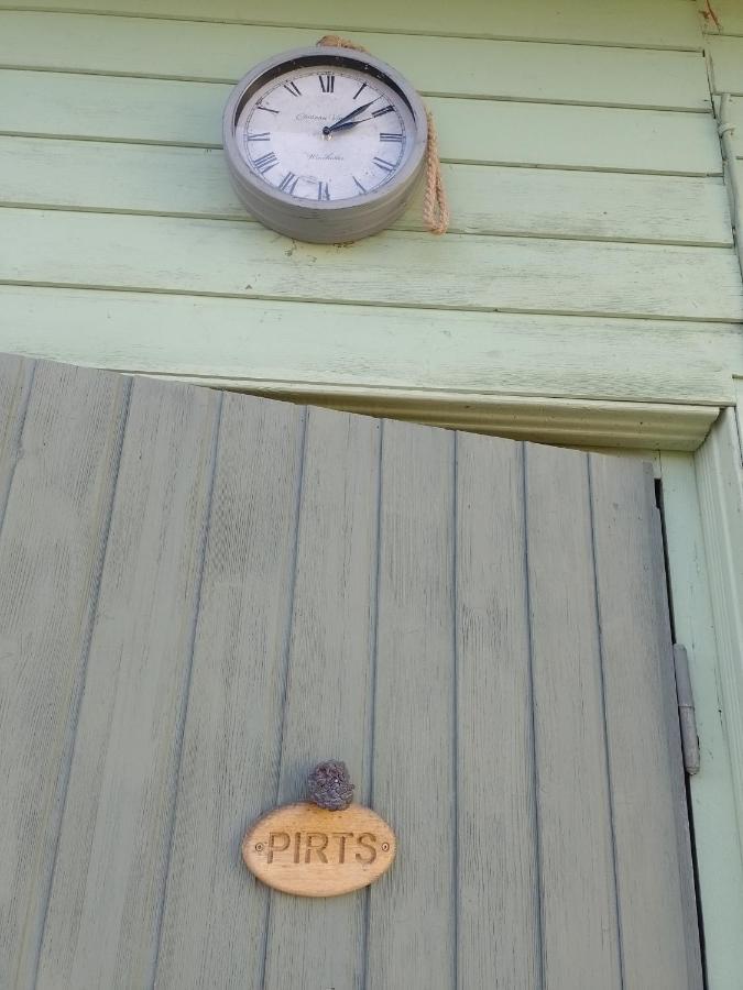 House, Garden & Sauna. Free Parking. Train Stop-200 M. Sea-1 Km. Jurmala Exterior photo